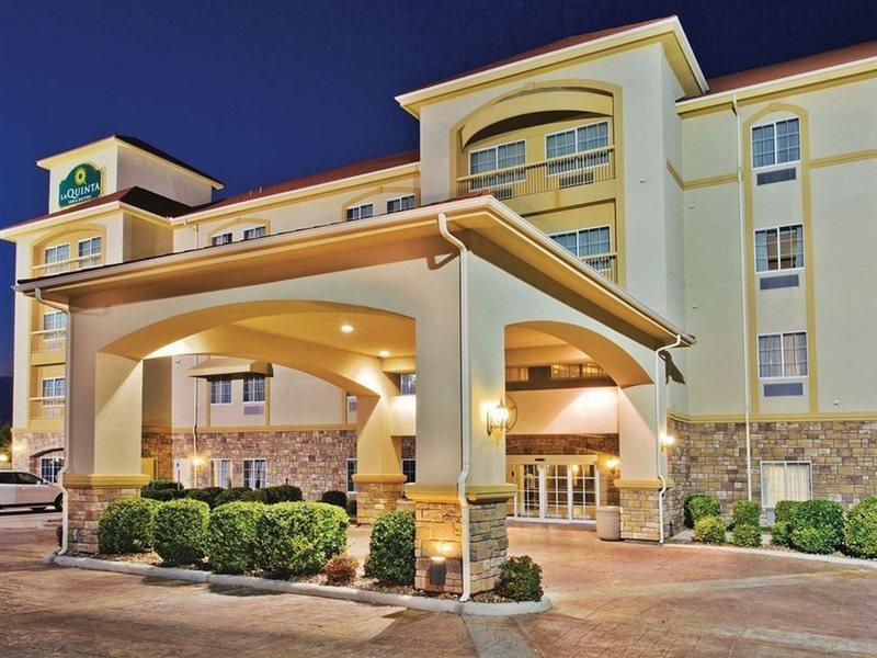 La Quinta Inn And Suites By Wyndham - Шерц Экстерьер фото