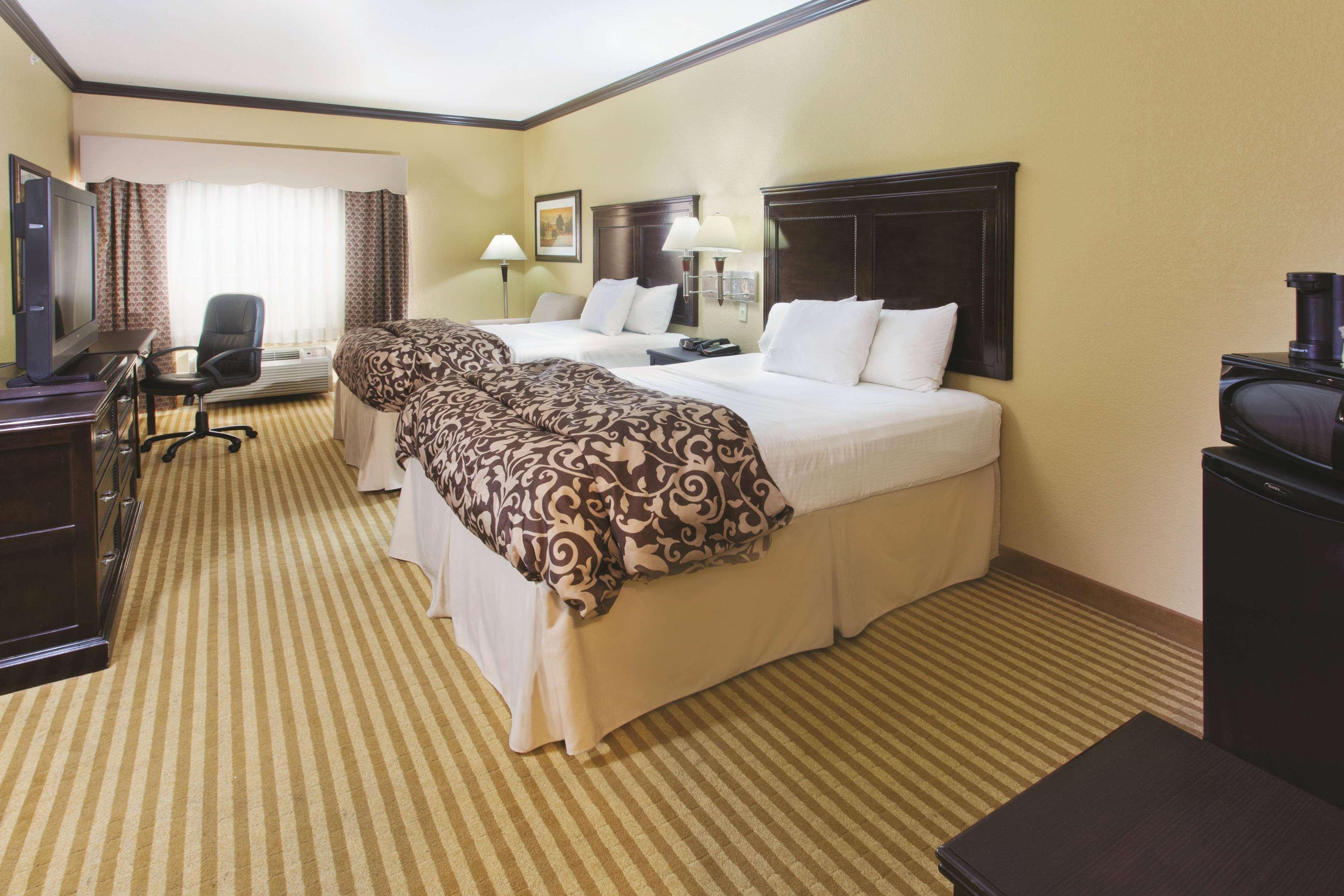 La Quinta Inn And Suites By Wyndham - Шерц Экстерьер фото
