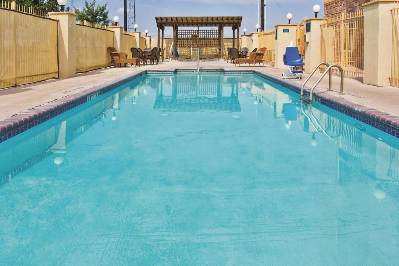 La Quinta Inn And Suites By Wyndham - Шерц Экстерьер фото